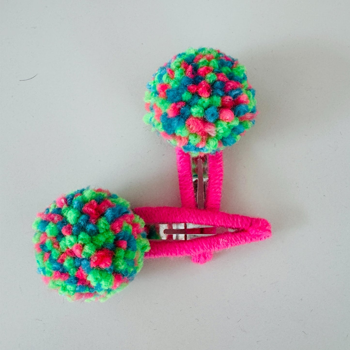 POMPOM GIRL'S SNAP BARRETTE