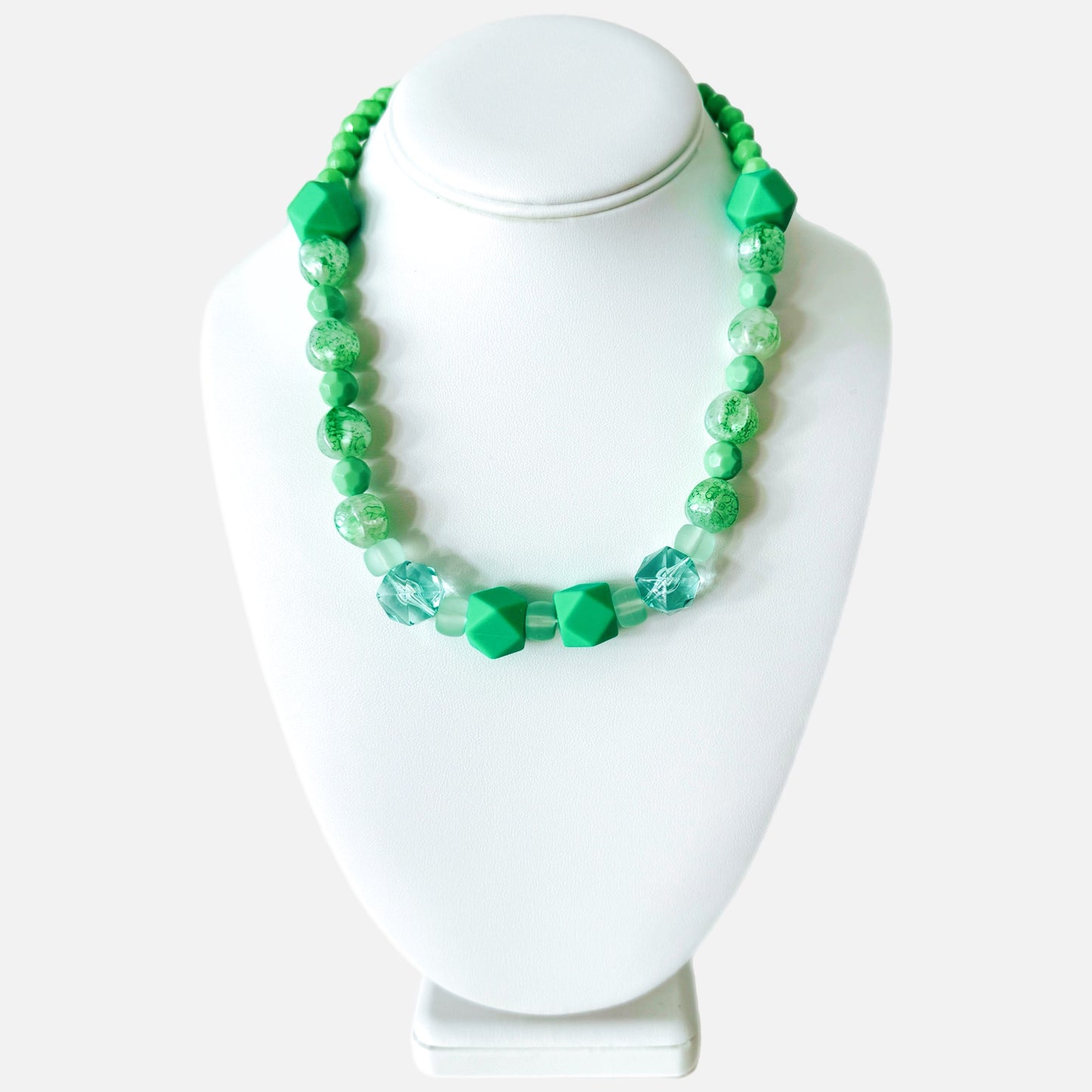 SARA NECKLACE