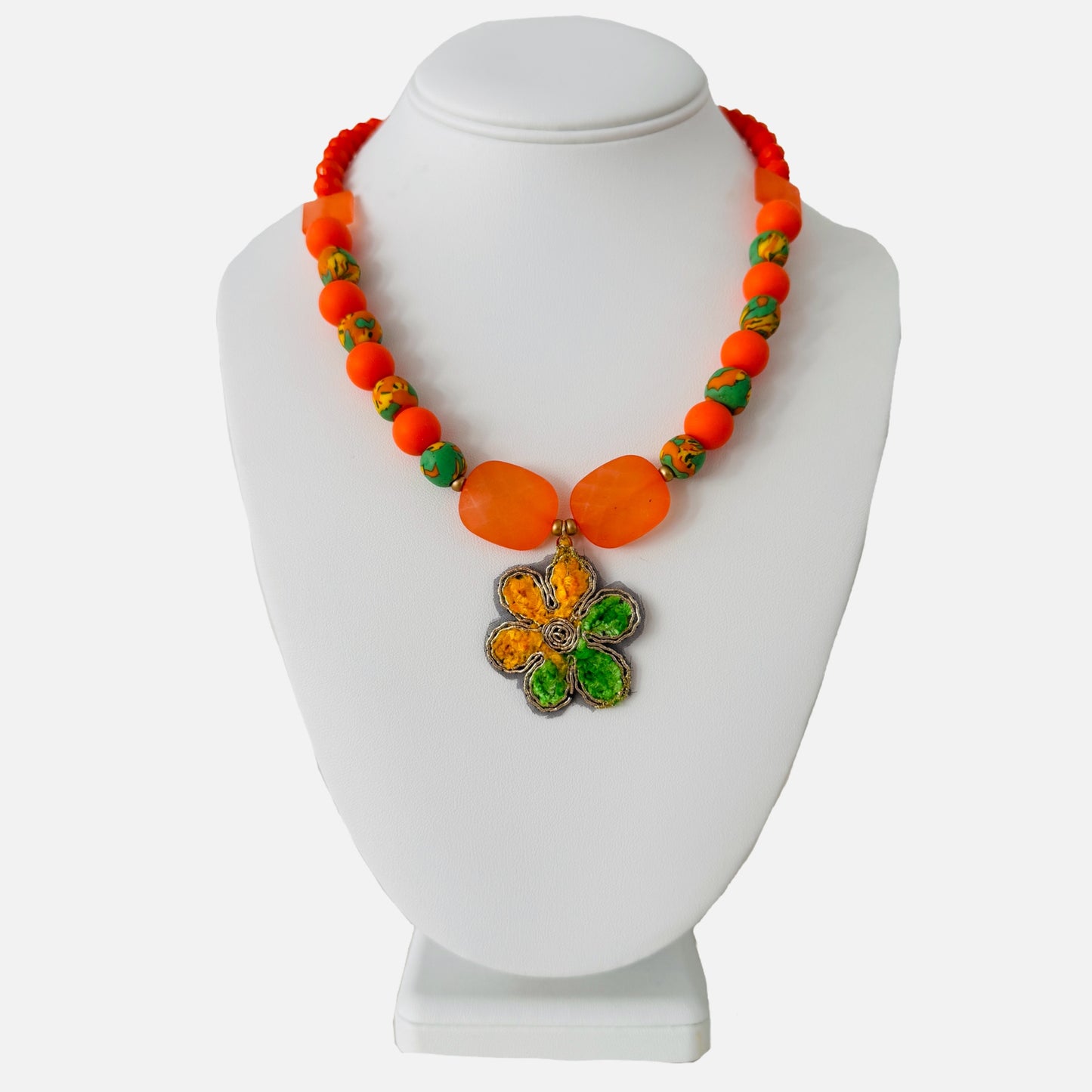 VALERIA NECKLACE